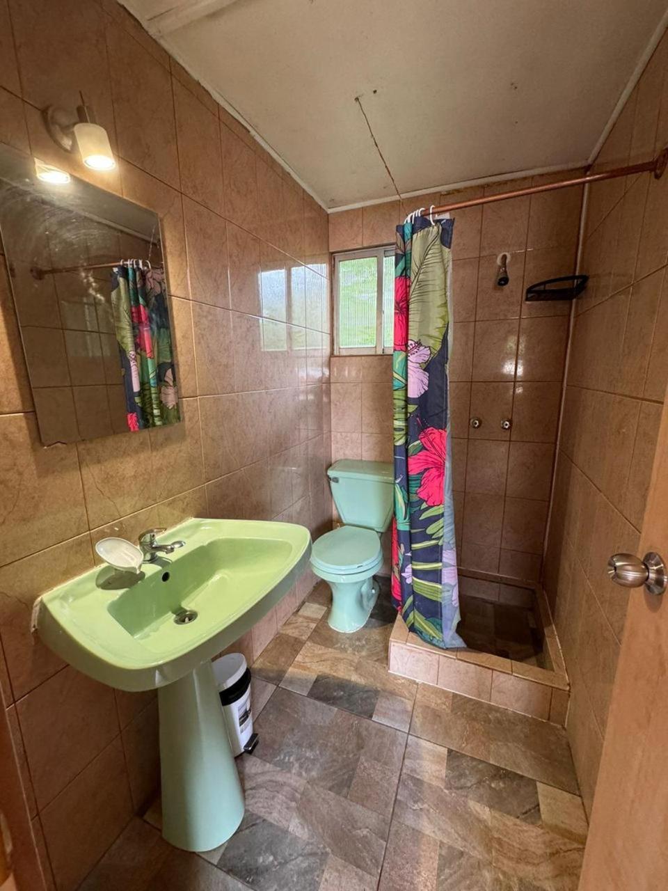 Mata Nui Eco Hostel Hanga Roa Bagian luar foto